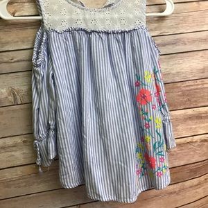 Cute striped and floral top.